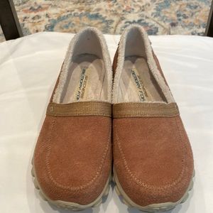 Women’s Skechers Rust color Slip on